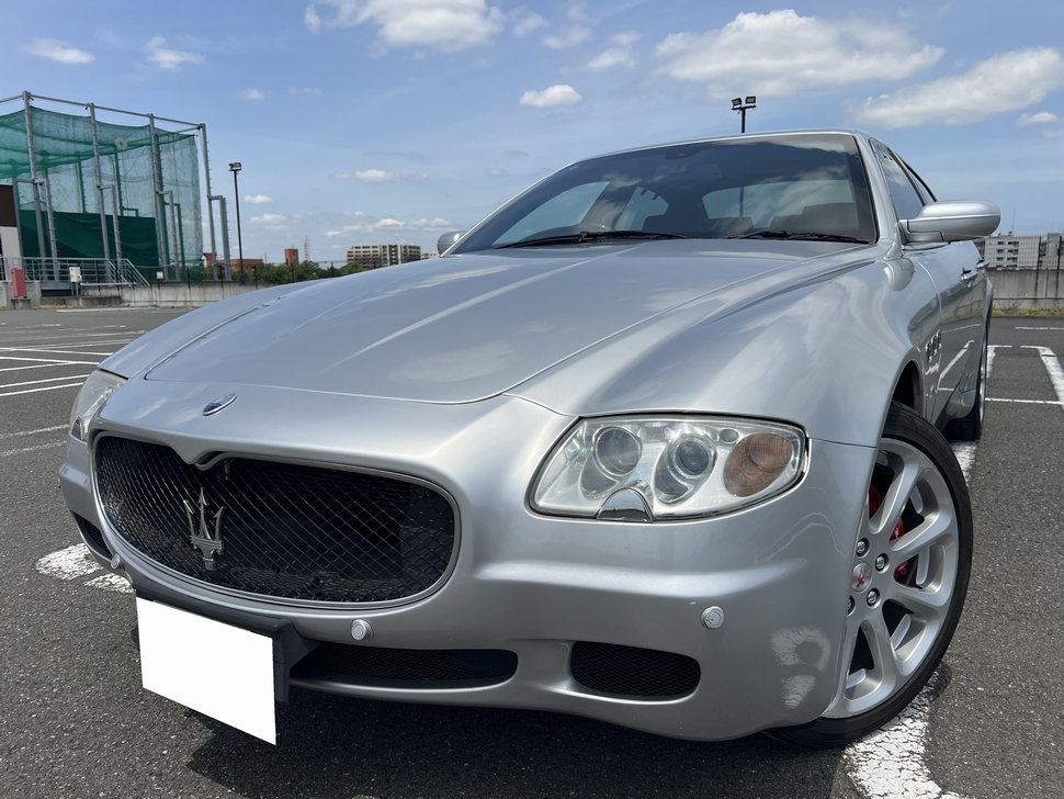 マセラティ売切ちゃんと入手可能!! クアトロポルテ スポ-ツGT ZF6速AT!! D車CORNESモノ!! 右ハンドル&赤革!! 天井垂れなし!!社外Xパイプ!! 拍卖