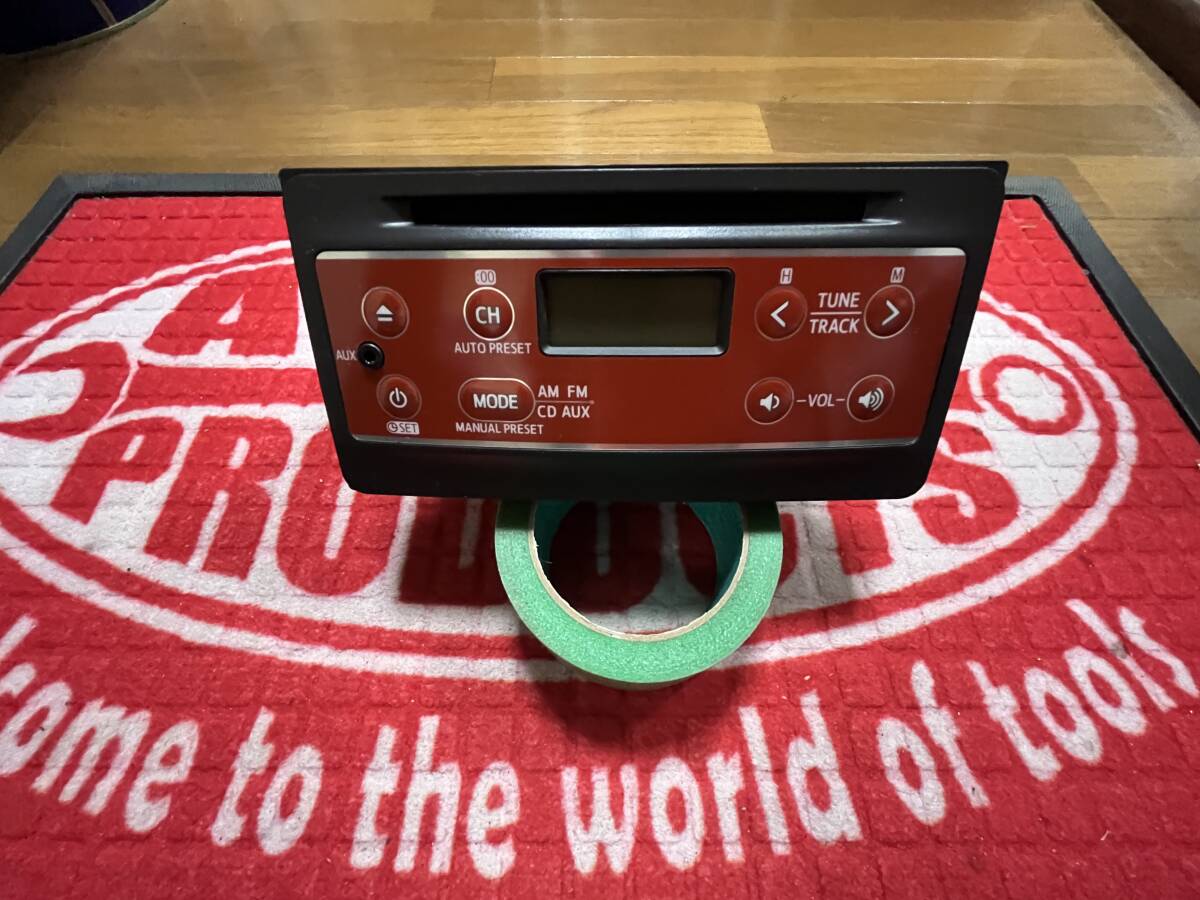 横浜発 超-美品 新車外 ダイハツ 純正 CDプレーヤー オレンジ トヨタ AM FM AUX ラジオ 軽トラ ジャンボ ハイゼット ピクシス サンバー拍卖