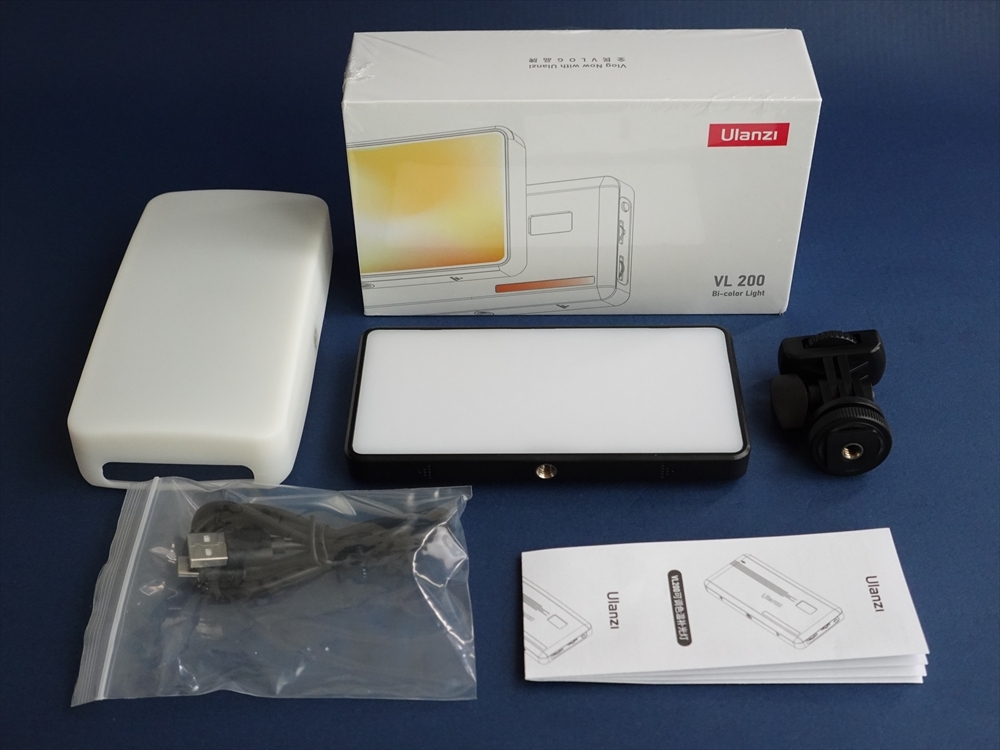Ulanzi VL200 LEDビデオライト 撮影用 2500K-9000K 無段階調光 カメラ照明 バッテリー 小型 軽量 拍卖