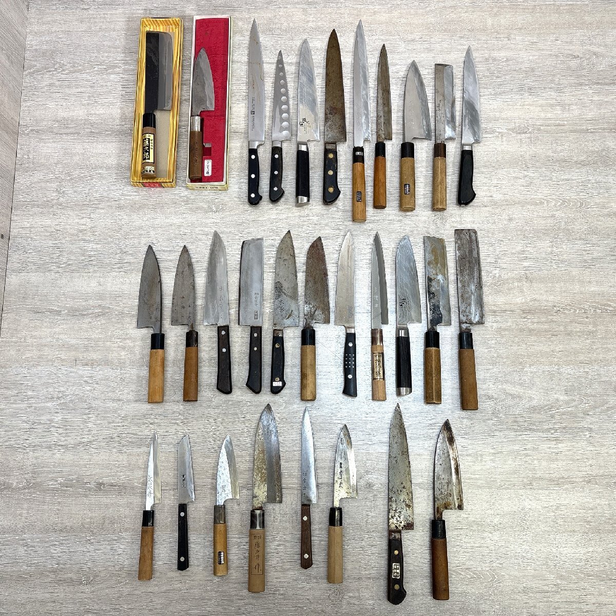 4367-100 【1円~】包丁 大量まとめセット 和包丁 洋包丁 出刃包丁 柳刃 牛刀 三徳 関孫六 正本 堺一文字ほか拍卖