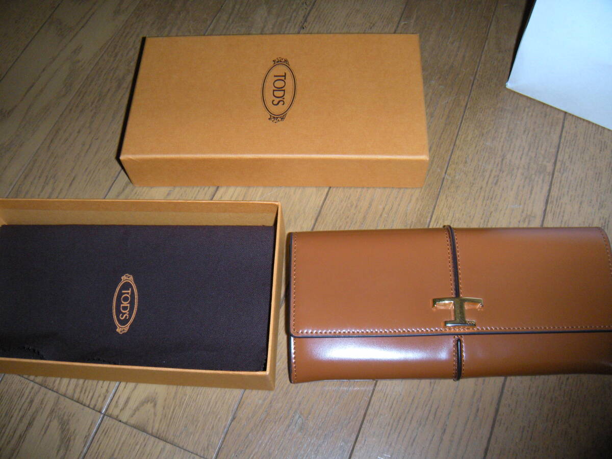美品 TODS トッズ 二つ折り長財布 長財布 T TIMELESS Tタイムレス ウォレット XAWTSKB0400KET レディース レザー 管理H拍卖