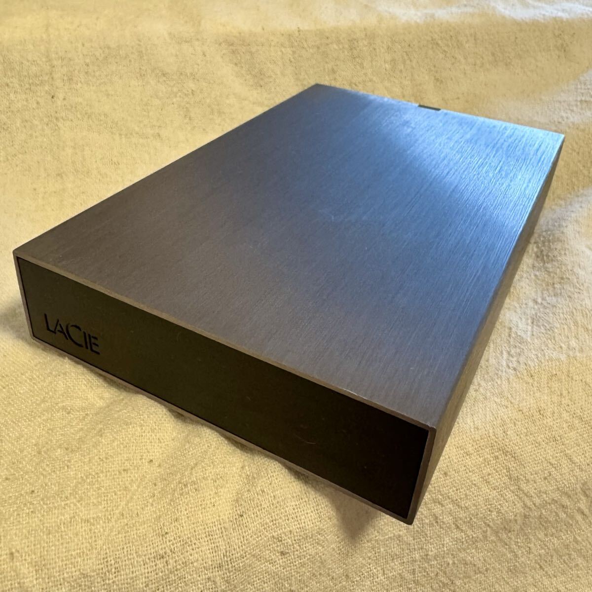 LaCie minimus 2TB 外付HDD USB3.0 アルミ LCH-MN2TU3S 動作品 本体のみ拍卖