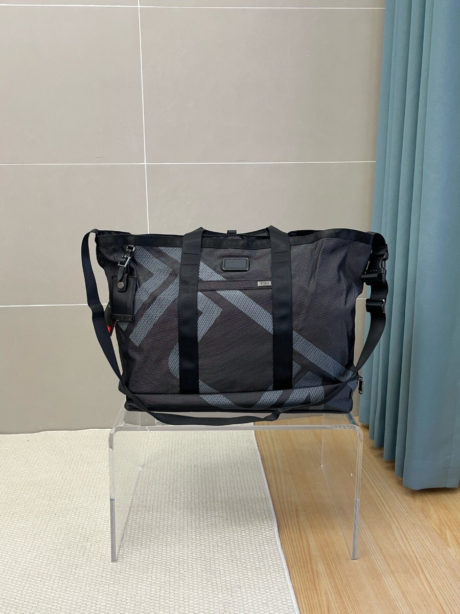 TUMI トゥミ トートバッグ ショルダーバッグ 2WAY ブラック拍卖