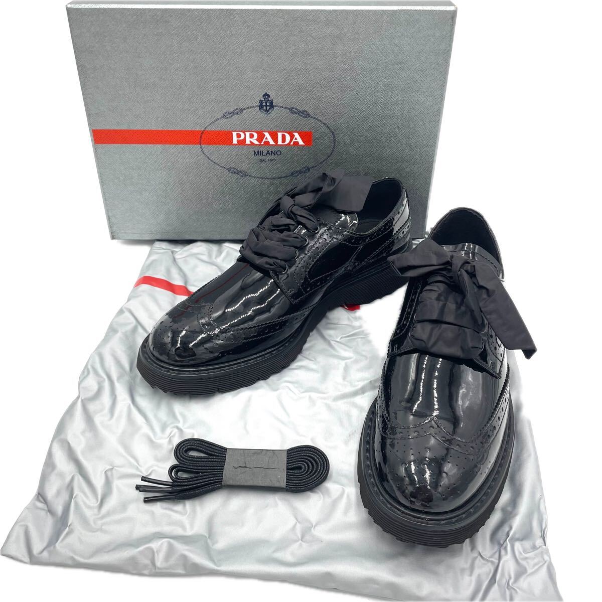 ○ 【美品】付属品完備 '洗練されたデザイン' PRADA プラダ 3E 5300 エナメル パンチングレザー ドレスシューズ 革靴 38.5 25.5cm ブラック拍卖