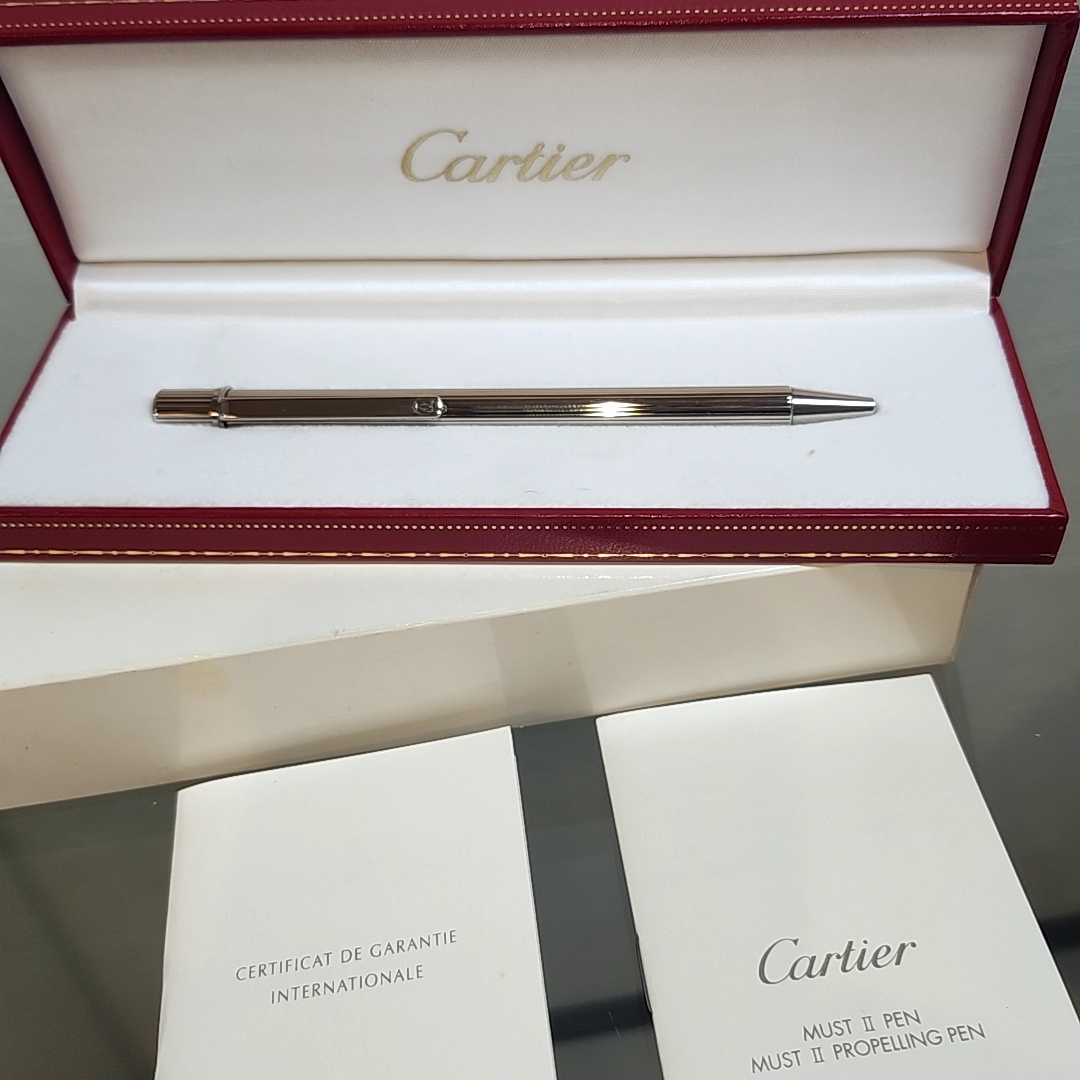 カルティエ Cartier マスト ドゥ カルティエ シルバー ストライプ ボールペン 未使用級拍卖