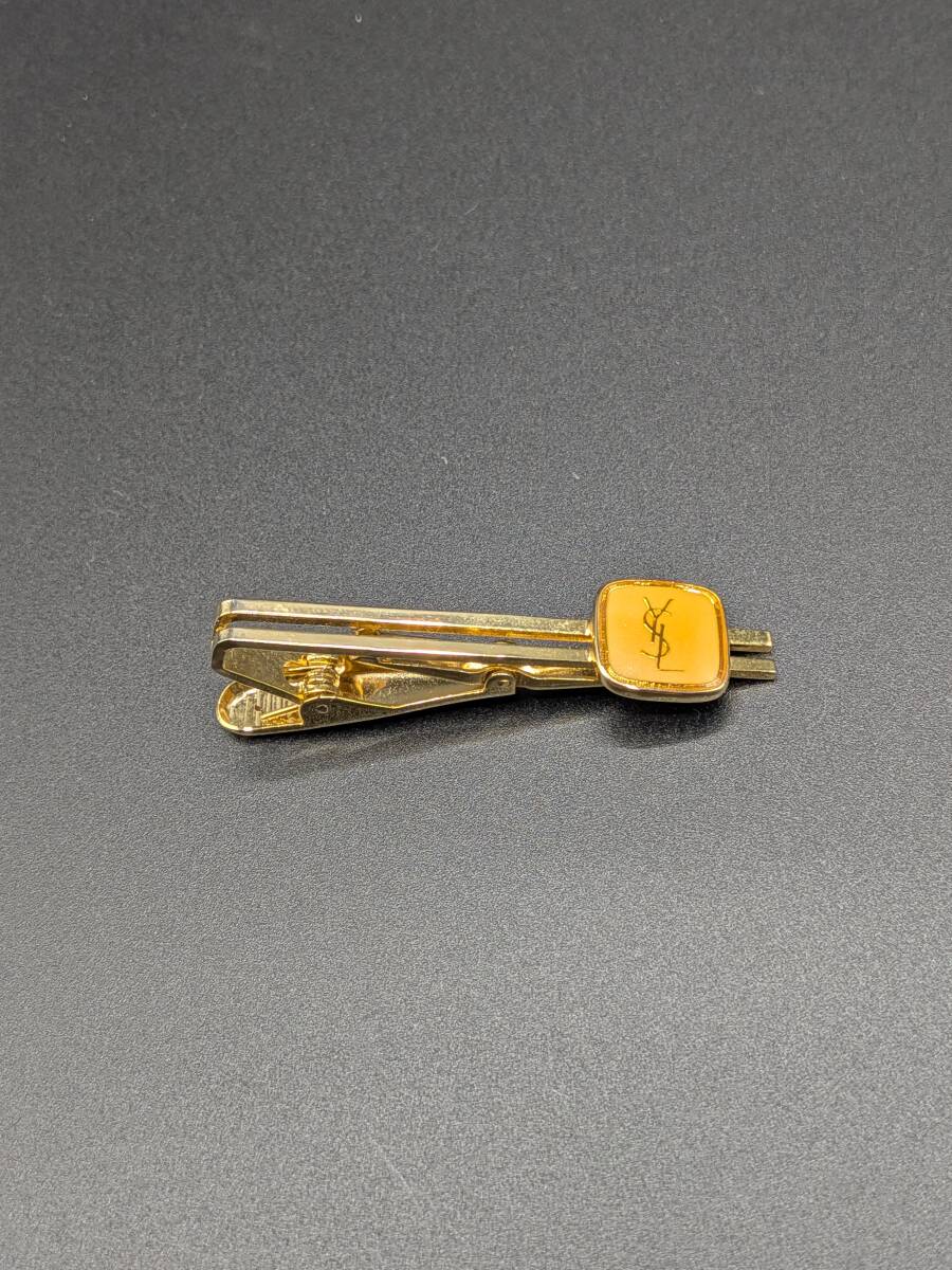 美品 イヴサンローラン ネクタイピン メタル ゴールド 2032拍卖