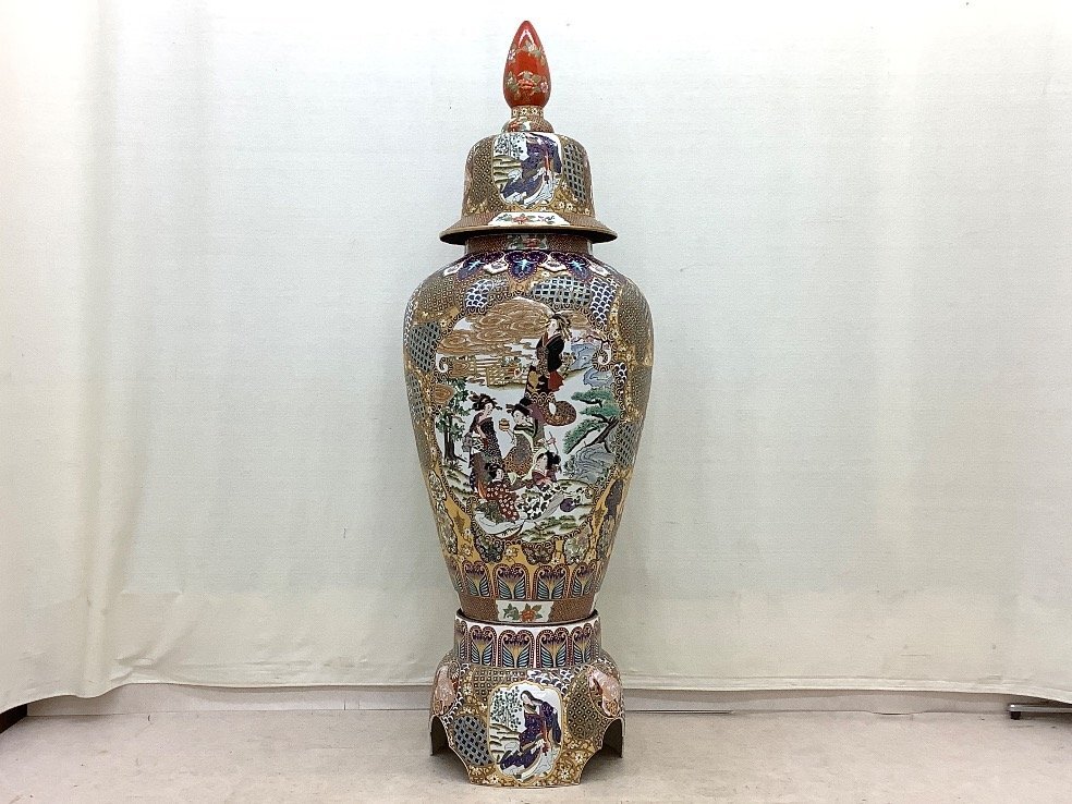 沈香壺/飾り壺/大壺/美人図/吉祥紋/獅子/金彩色絵/薩摩錦手 カケや補修跡あり 高さ約170cm/ACB 中古品拍卖