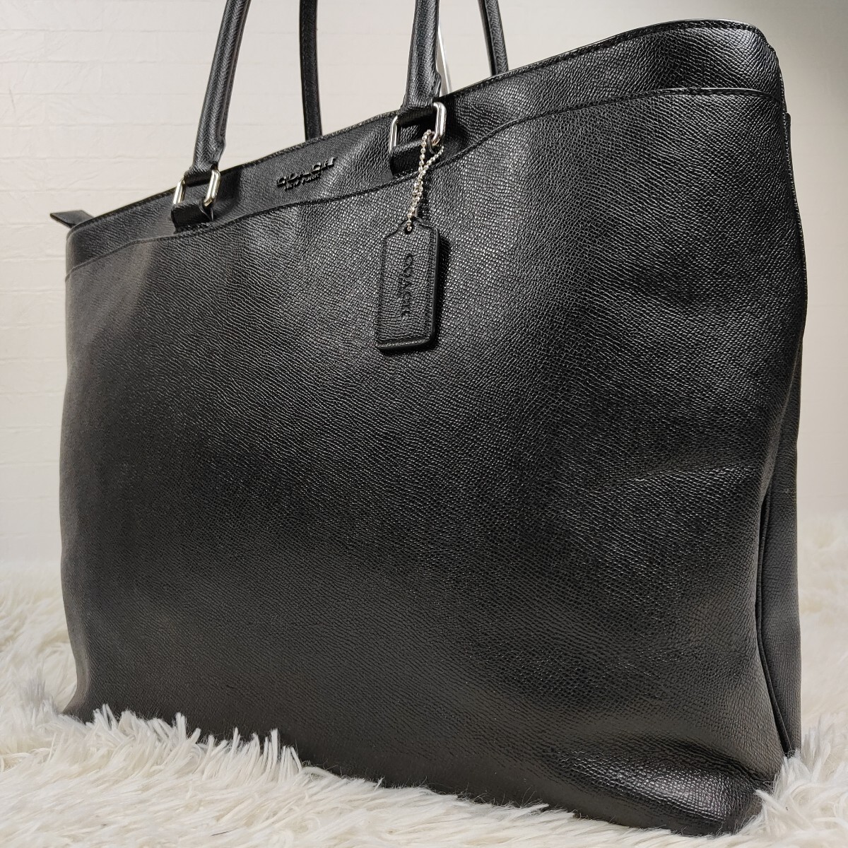 現行近 COACH トートバッグ ビジネス 肩掛け A4収納可能 2way ベケットメンズ 紳士チャーム ブラックレザー大容量拍卖