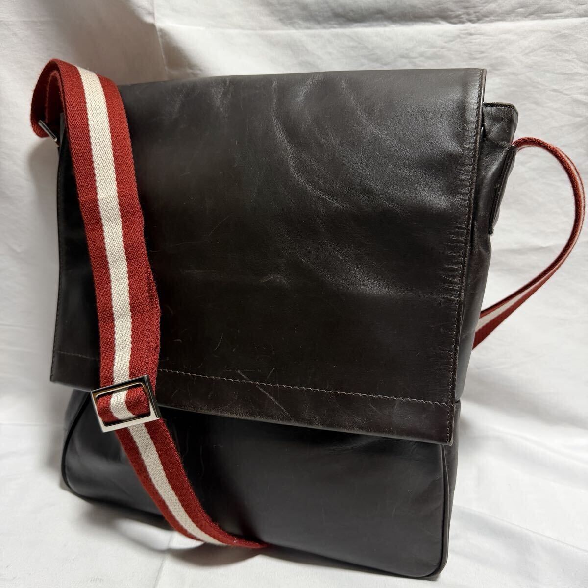 A4 BALLY バリー ショルダーバッグ メッセンジャーバッグ トレインスポッティング ブラウン 茶色 レザー 本革 斜め掛け クロスボディ拍卖