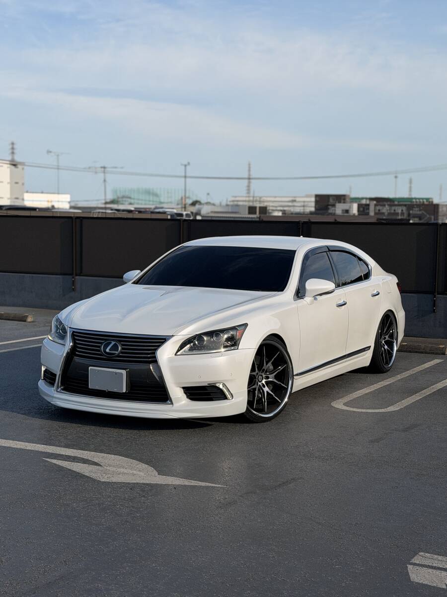 ★レクサスLS600h後期★エアサスコン★22インチホイール★車検2年★フルスモ★エアロ★マッサージシート★後席テレビ拍卖