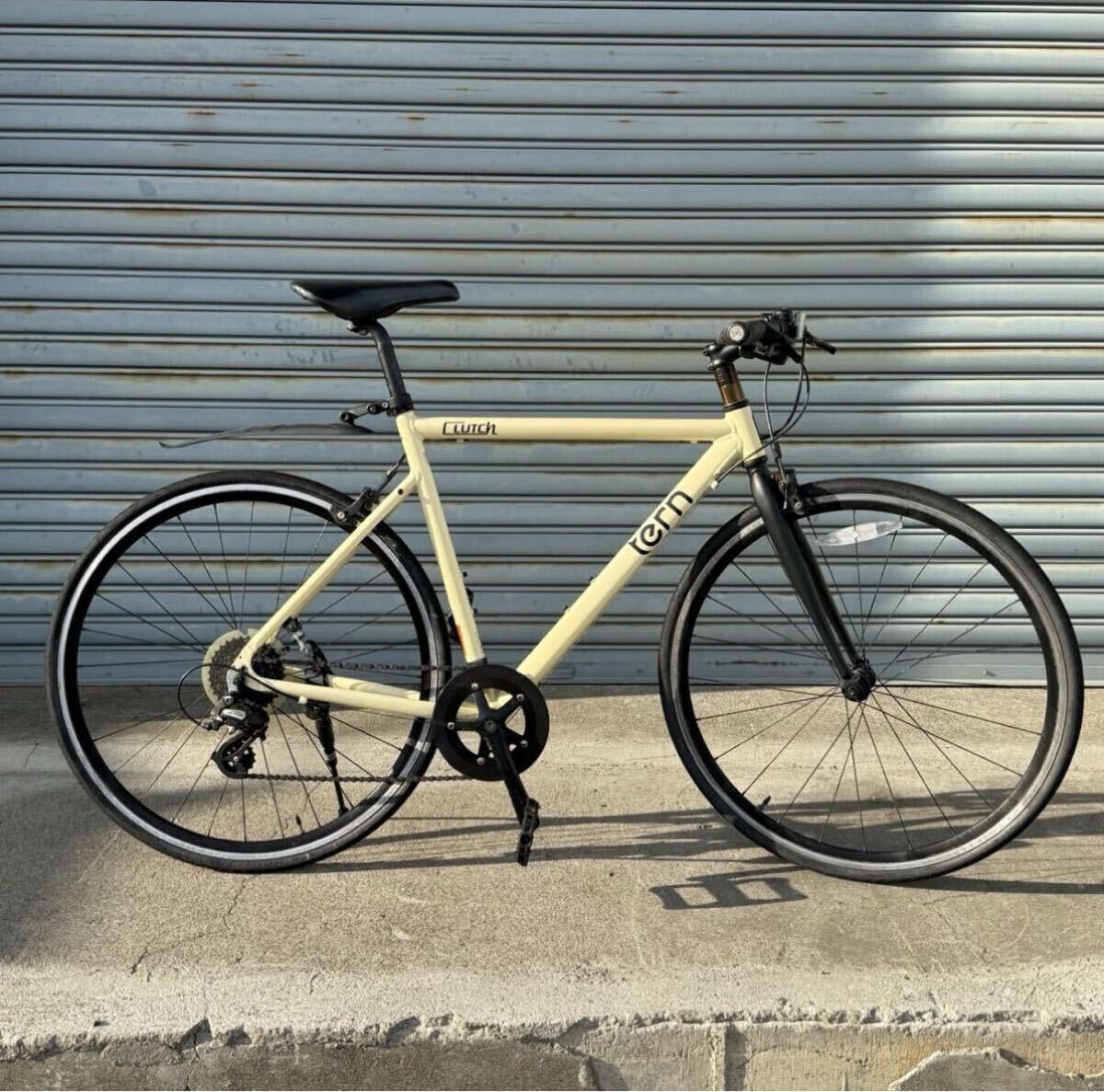 H22CZ2 Tern ターン Clutch クラッチ クロスバイク 54cm 自転車 サイクリング BIKE スポーツバイク ベージュ拍卖
