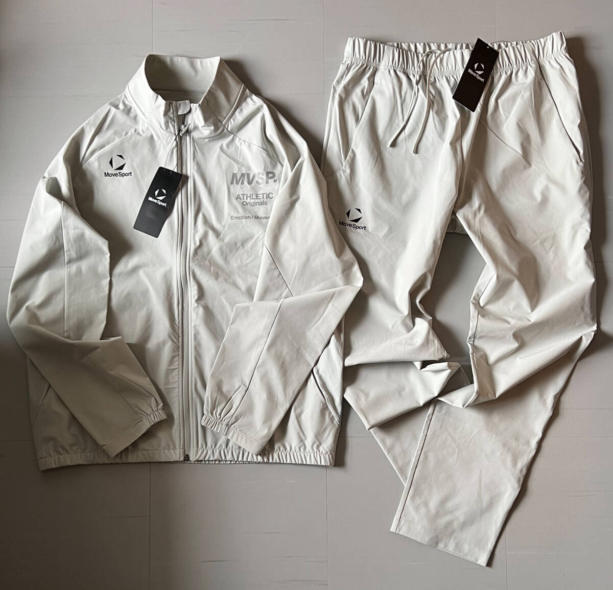 DESCENTE■MOVESPORT〔L〕上下セット クロススタンドジャケット・パンツ 背面BIGロゴ ストレッチ 吸汗速乾 UVカット グレー 26'春夏MDL拍卖