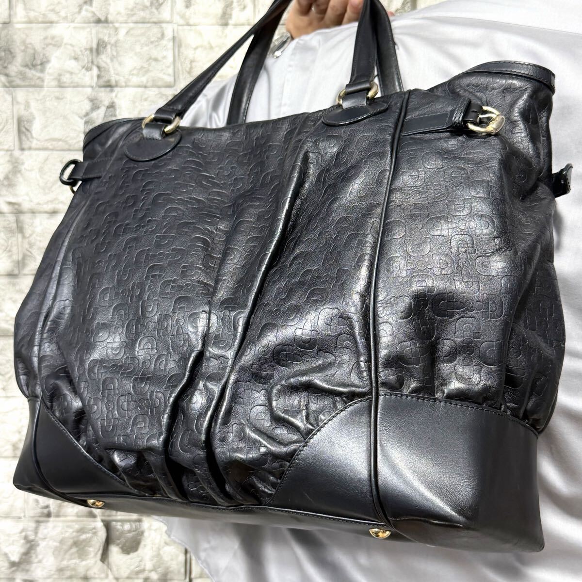 美品/大容量◎ GUCCI グッチ ホースビット 型押し 総柄 メンズ ビジネス レザー 本革 トートバッグ 肩掛け シワ加工 A4収納 ブラック 黒拍卖