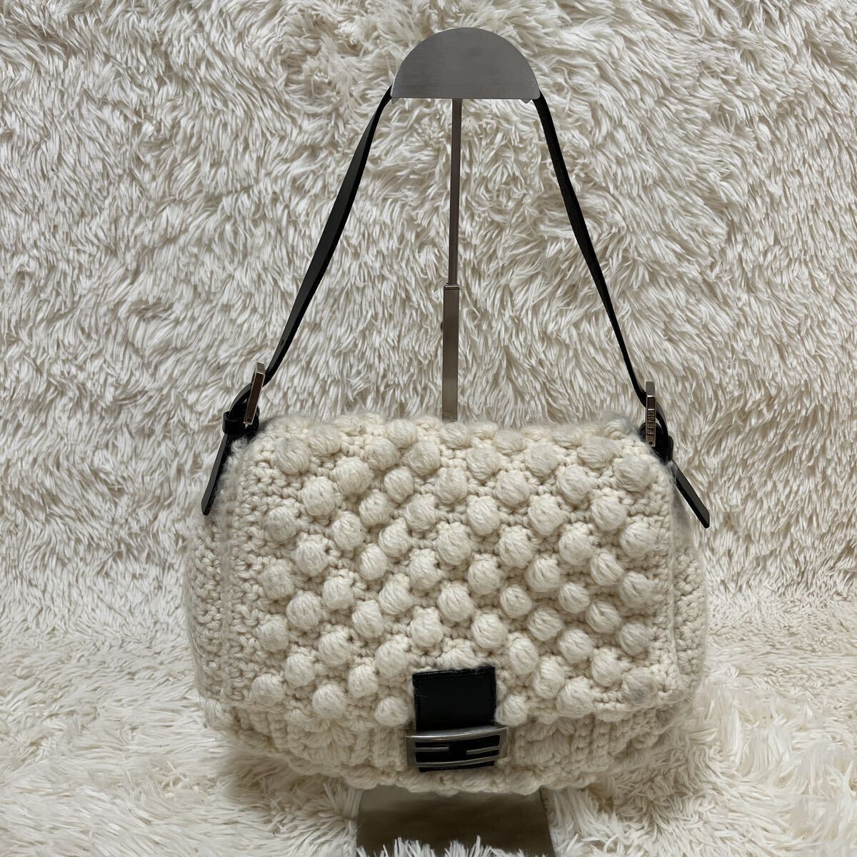 FENDI マンマバケット ショルダーバッグ ハンドバッグ ニット ホワイト 白拍卖