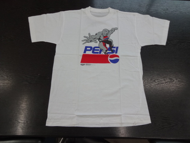 ペプシコーラ 非売品 ペプシマンTシャツ 未使用品 デッドストック 古い物 綺麗です。平置きで身丈約70cm/身幅約50cm/肩幅約49cm拍卖