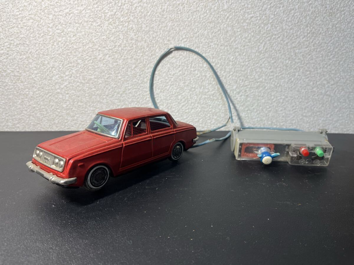 1960年代 時物旧バンダイ トヨペットコロナ リモコンブリキ 自動車 昭和レト Vintage Bandai Toyota Corona 長約18.5cm 当時物拍卖