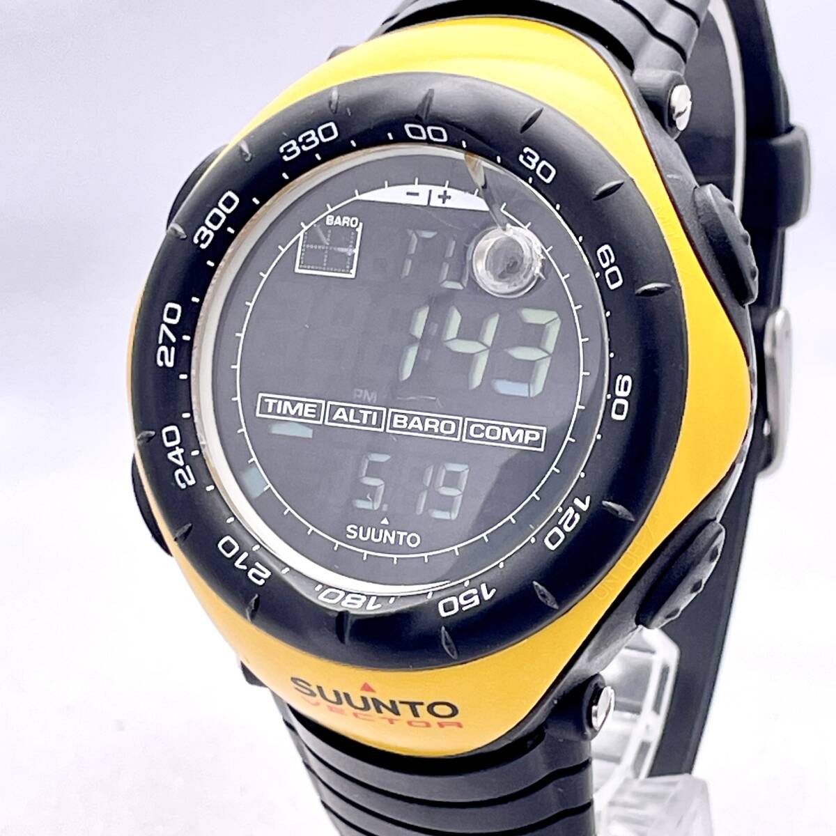 SUUNTO スント VECTOR ベクター 腕時計 メンズ レディース ウォッチ クォーツ quartz デジタル 黒文字盤 黒 ブラック 黄 イエロー P6738拍卖
