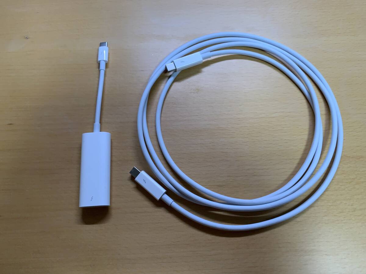 Apple Thunderbolt 3 (USB-C) to Thunderbolt 2 Adapter, Thunderbolt Cable 2m拍卖