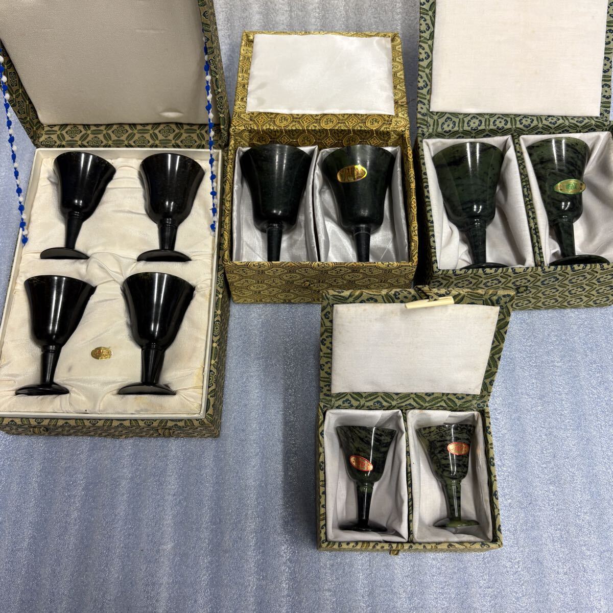 大量★中国美術 玉製 砡盃 まとめてセット 玉杯 夜光杯 茶碗 器 飾物 共箱 酒器 茶道具 唐物 時代 古玩拍卖
