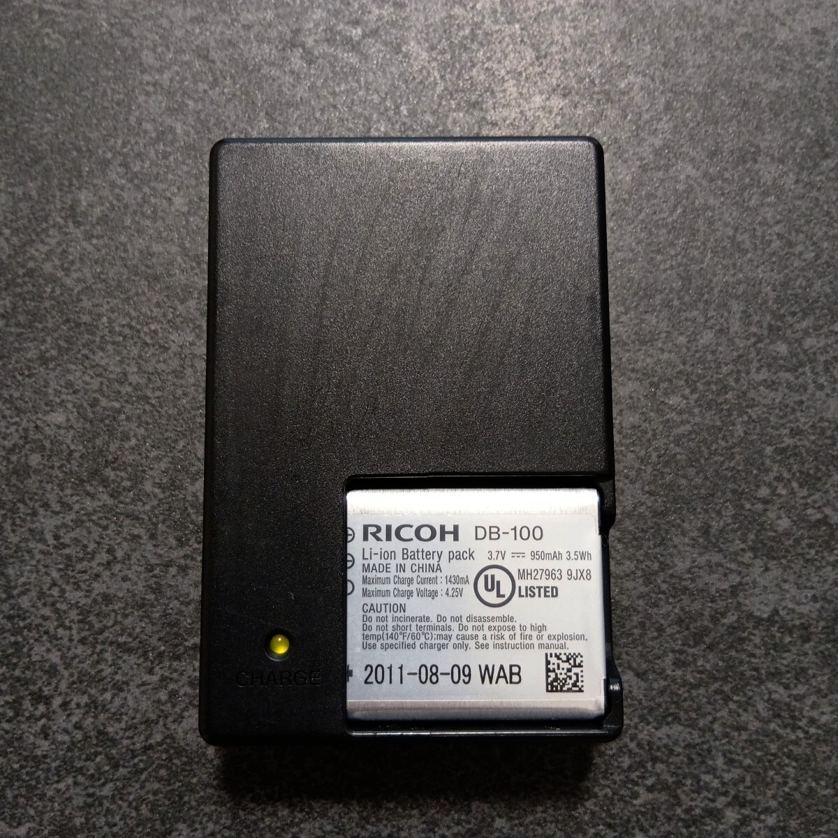 美品【動作確認済】 純正バッテリー RICOH DB-100 と 純正バッテリーチャージャー BJ-10 〉 送料無料 G 18拍卖
