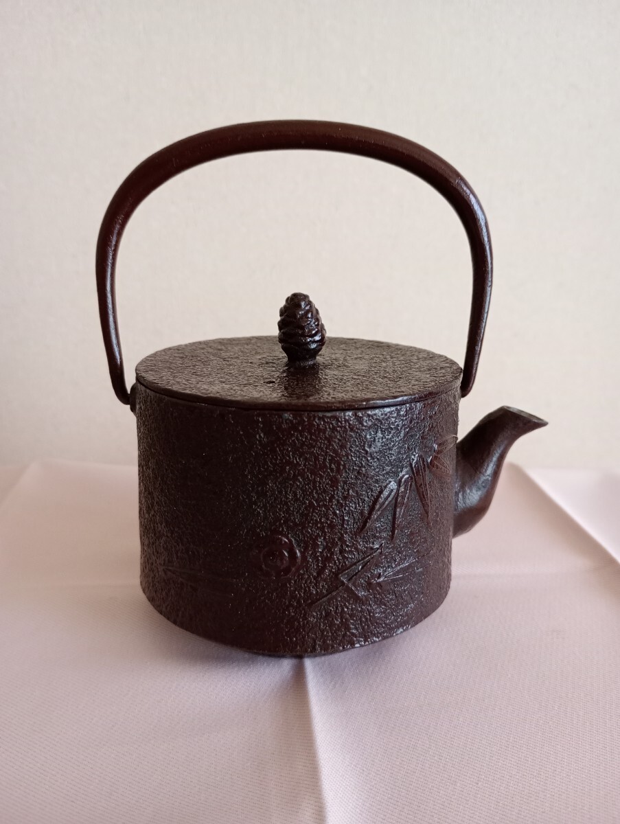 正寿堂 松竹梅 鉄瓶 鉄器 急須 560g 工芸品 鉄分補給 骨董品拍卖