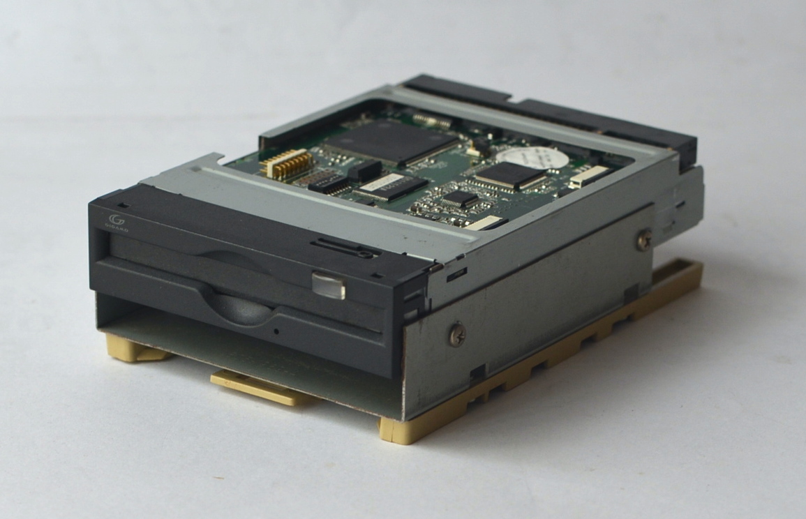 Fujitsu 富士通 MCP3064SS 640MB スカジー SCSI MO ドライブ 装着キット付 拍卖