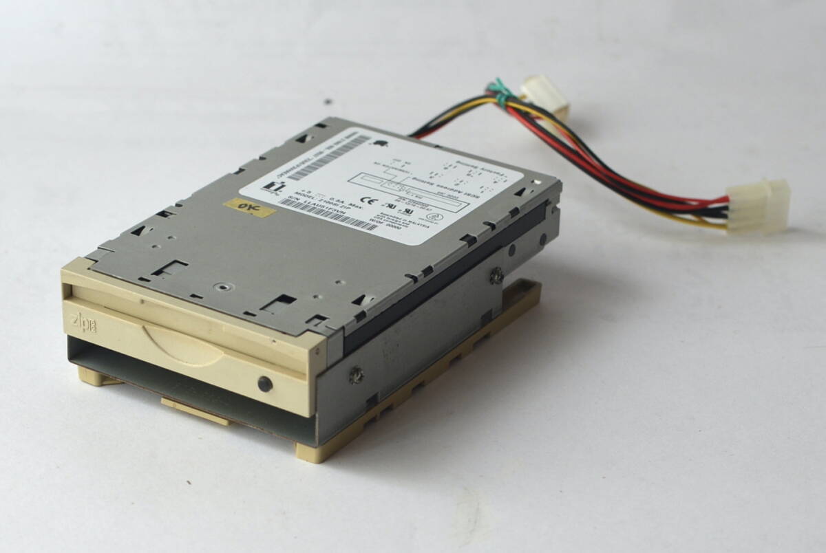 アイオメガ iomega スカジー SCSI ZIP100 ドライブ 装着キット付 拍卖