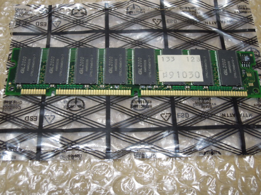 ●168pin PC-133 128MB 片面 GL2000 GP6LC16M84TG-7拍卖