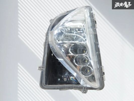 【売り切り】 トヨタ 純正 ZVW50 ZVW51 ZVW55 プリウス 前期 LED フォグランプ フォグライト 左 左側 助手席側 KOITO 47-83 即納 棚拍卖