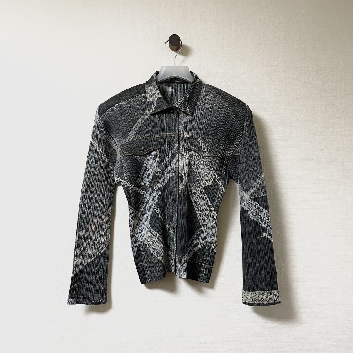 美品 PLEATS PLEASE ISSEY MIYAKE シャツ デニム転写 ブラウス プリーツプリーズ イッセイミヤケ拍卖