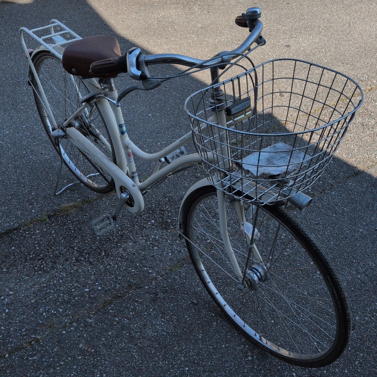 即決!ブリヂストンデコレッタ自転車アイボリー カギありサイクリング拍卖