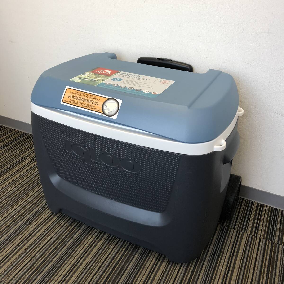 ☆IGLOO MAXCOLD ISLAND BREEZE 62QT クーラーボックス イグルー 58L キャスター付き キャンプ BBQ アウトドア 中古 (NF260513) 587-3W拍卖
