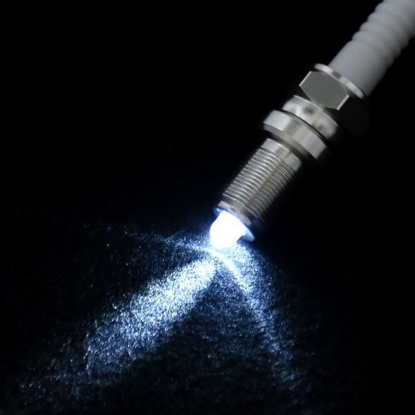 ◆LEDライト ミニキーホルダー 面白スパークプラグ ☆トヨタ 日産 スバル スズキ ダイハツ マツダ 三菱 ホンダVWや旧車に /定形外 OK拍卖