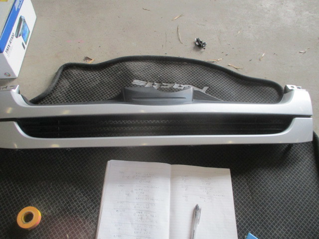 ★35R3G5469 TRH200/ハイエース 純正標準グリル ナローボデー 修理等に拍卖