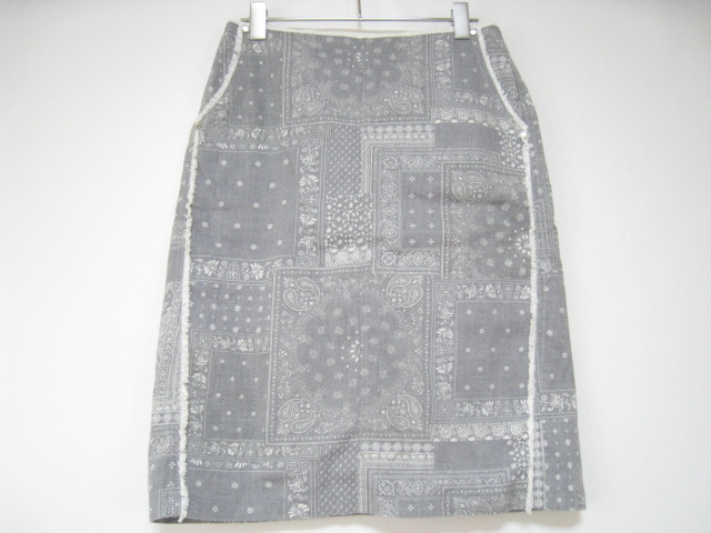 doll up oops ドールアップウップス ボトムス スカート ひざ丈 背面ファスナー 灰色 グレー ペイズリー 総柄 フリーサイズ拍卖