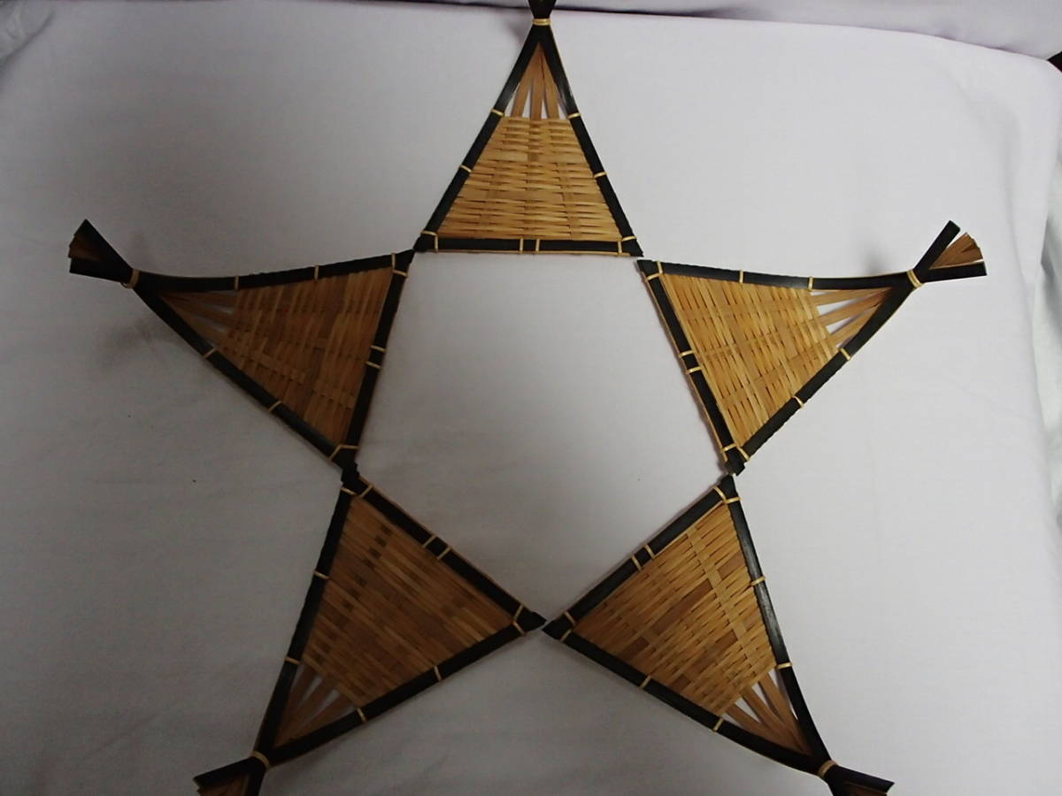 【竹製向付け】(周囲の三角形は黒竹)(一辺は13cm位)(5客)拍卖
