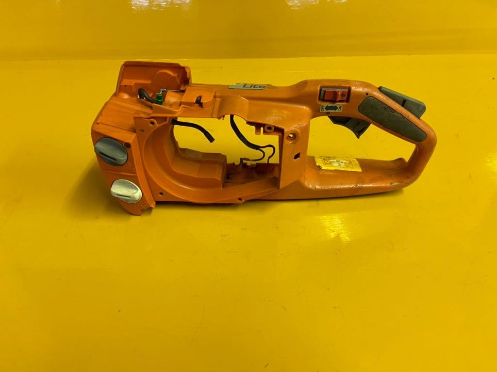 希少な部品 エンジンチェーンソー 部品パーツ ハスクバーナー 339XP 燃料タンク リアハンドル アクセルスイッチ拍卖