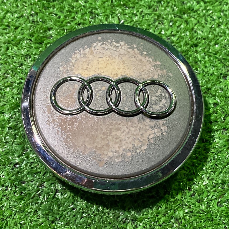 【O-1201】アウデイ センターキャップ 4B0 601 170 A 1枚拍卖