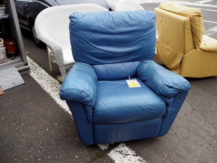 苫小牧発◆LA-Z-BOY レイジーボーイ本革【リクライナー】ロッキングチェア◆リクライニングチェア・1人掛けソファ ブルー◆拍卖