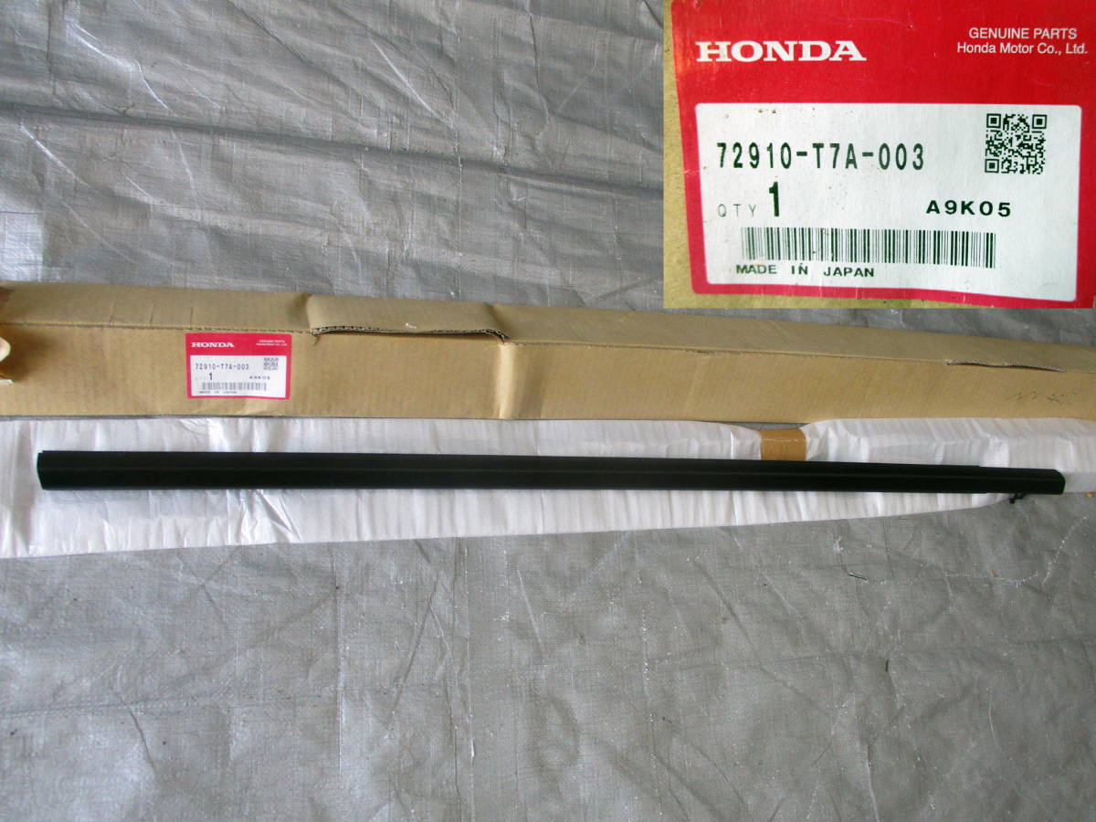 ●●2105-NN25L RU1 RU2 RU3 RU4 VEZEL ヴェゼル 純正 リアドア 雨切り モールディング 72910-T7A-003 新品未使用品!拍卖