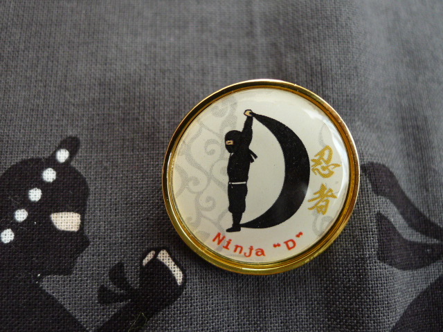 ★即決★忍者ピンバッジ★イニシャル★D★ピンズ★アルファベット★拍卖