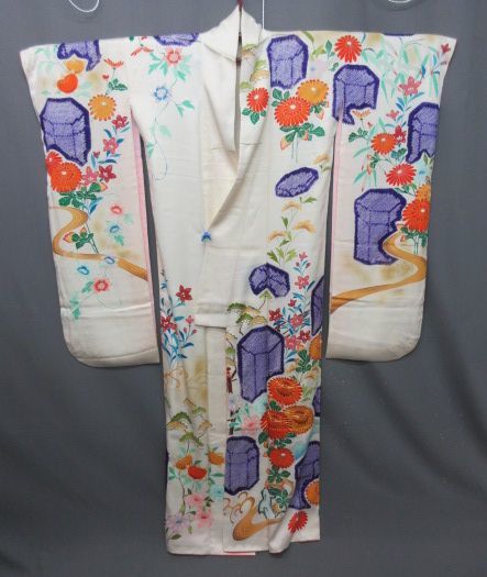 【政】29286 振袖 絞り風行器と菊(部分刺繍) 正絹 結婚式拍卖