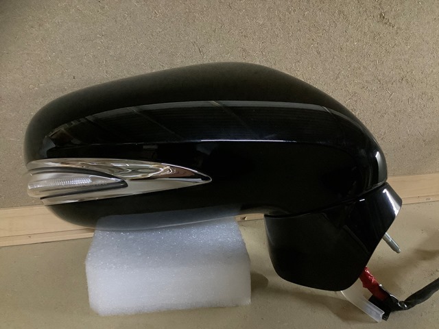 N104-S0 レクサス LS UVF46 ドアミラー ブラック 右 ☆拍卖