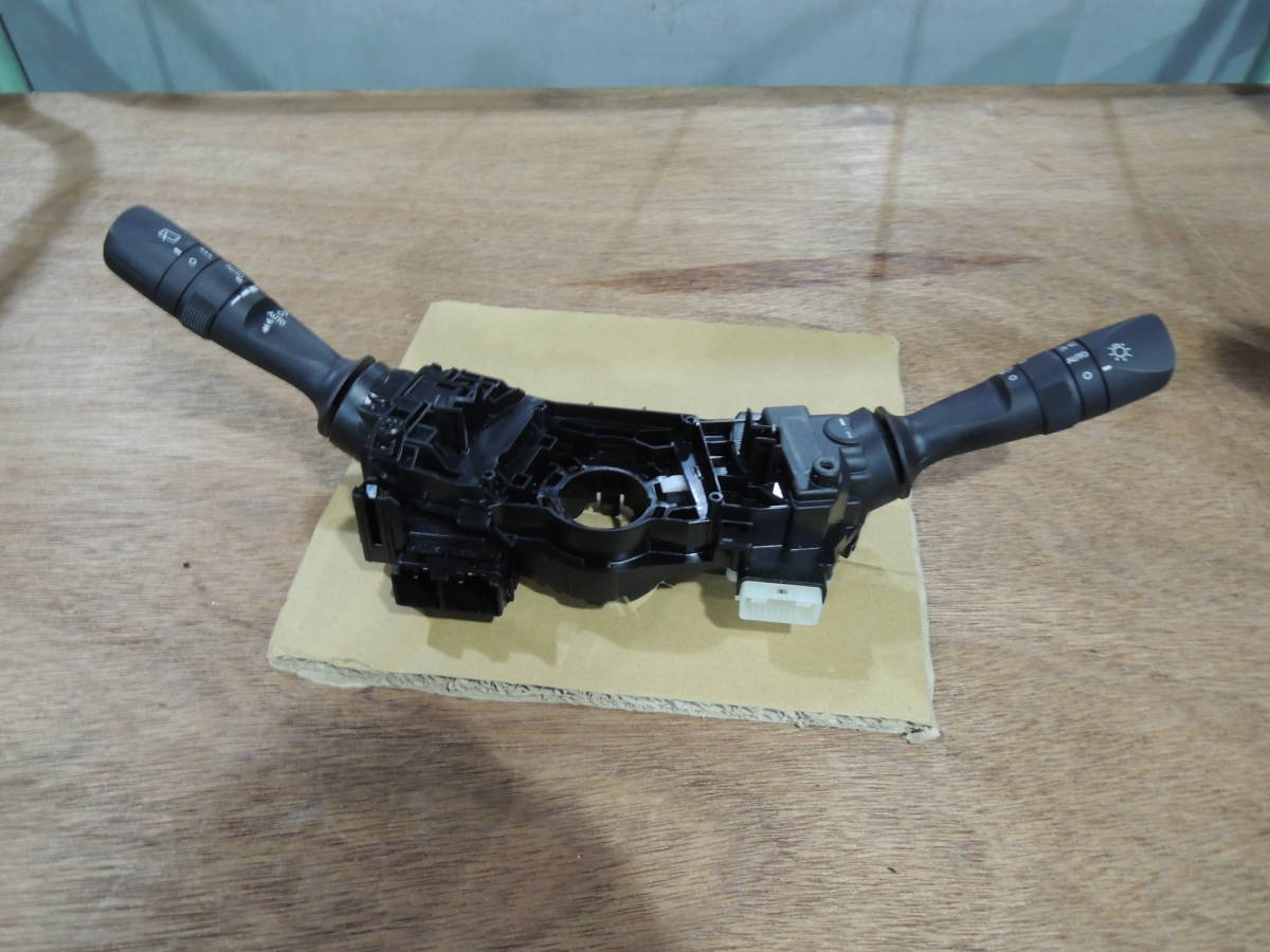 ・ DAA-ZVW51 プリウス 2058 km 純正 コラムスイッチ ウィンカーレバー ディマースイッチ オート機能 T-0532拍卖