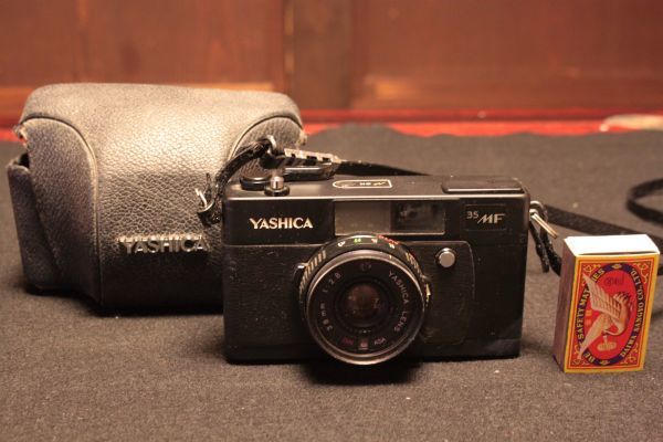 【旧家蔵出し】★レトロ フィルムカメラ『YASHICA 35MF』革製ケース&ベルト付き ヤシカ★(検:初だし/アンティーク/当時物)0511A拍卖