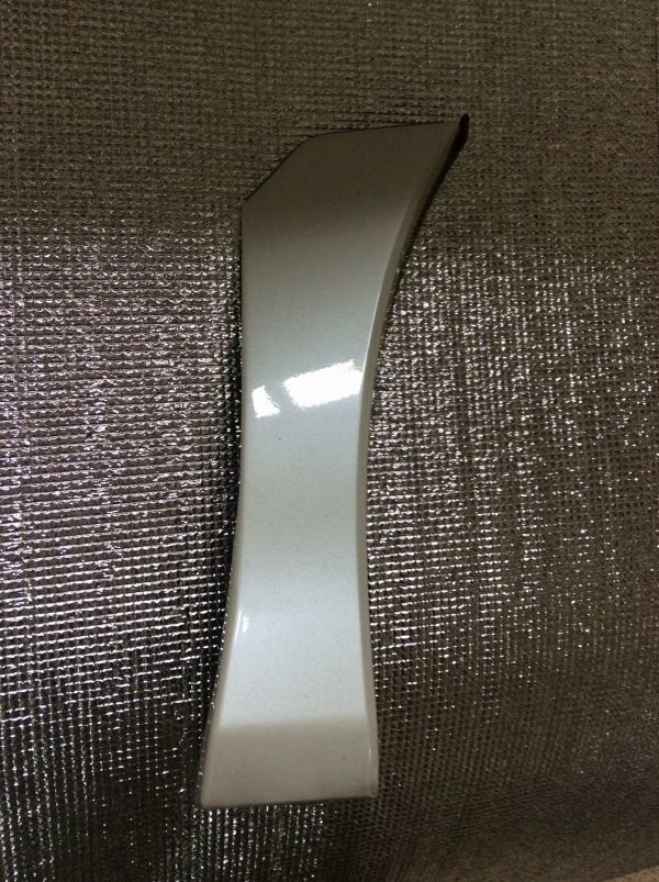 トヨタ GSR50 エスティマ 右フロントフェンダープロテクター モール マッドガード 070 NO.1589拍卖