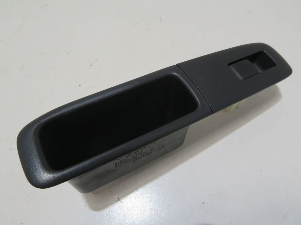 21-25-3  ME51 E51 エルグランド    【 フロント 左 助手席 パワーウインドウ スイッチ 】拍卖