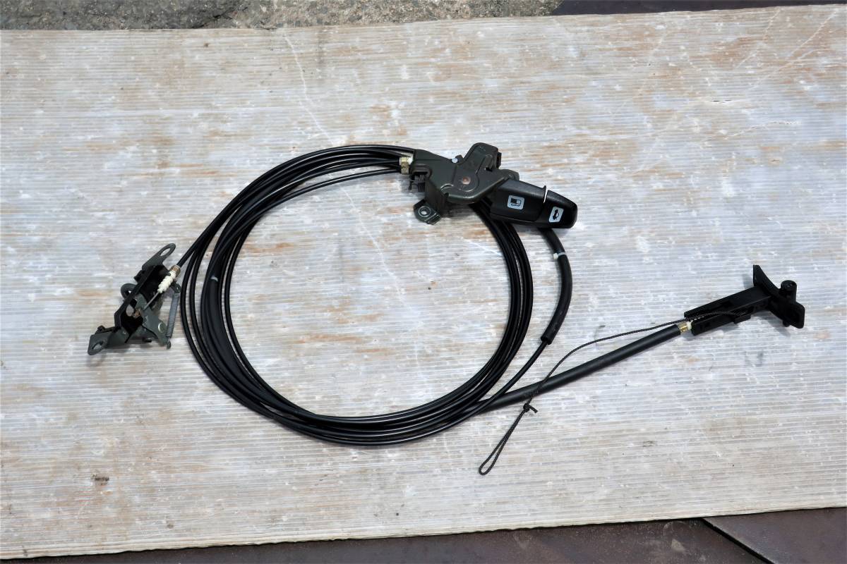 H10 E-932A1 アルファロメオ 156 V6 2.5 2WD 6F 右H 純正 トランク 給油口 オープナー Assy レバー キャッチ ワイヤー / 96500km拍卖