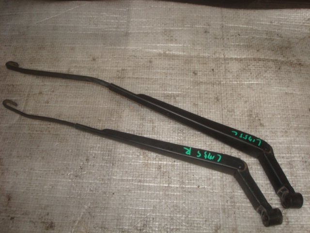 86 ムーヴ L175S フロント ワイパー アーム 左右拍卖