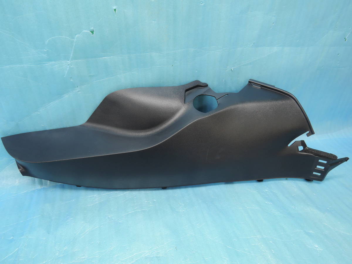 ・ DAA-ZVW51 プリウス Aプレミアム ツーリングセレクション 純正 右 リア/リヤ シート 横カバー/パネル 62551-47020 T-0532拍卖